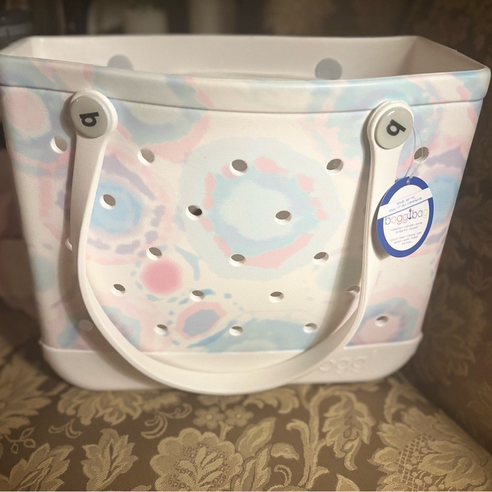 New with tags tie dye original Bogg  Bagg